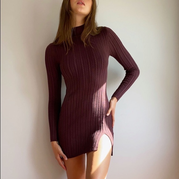 BNWT Aritzia Maple Dress in Burgundy - Picture 1 of 10